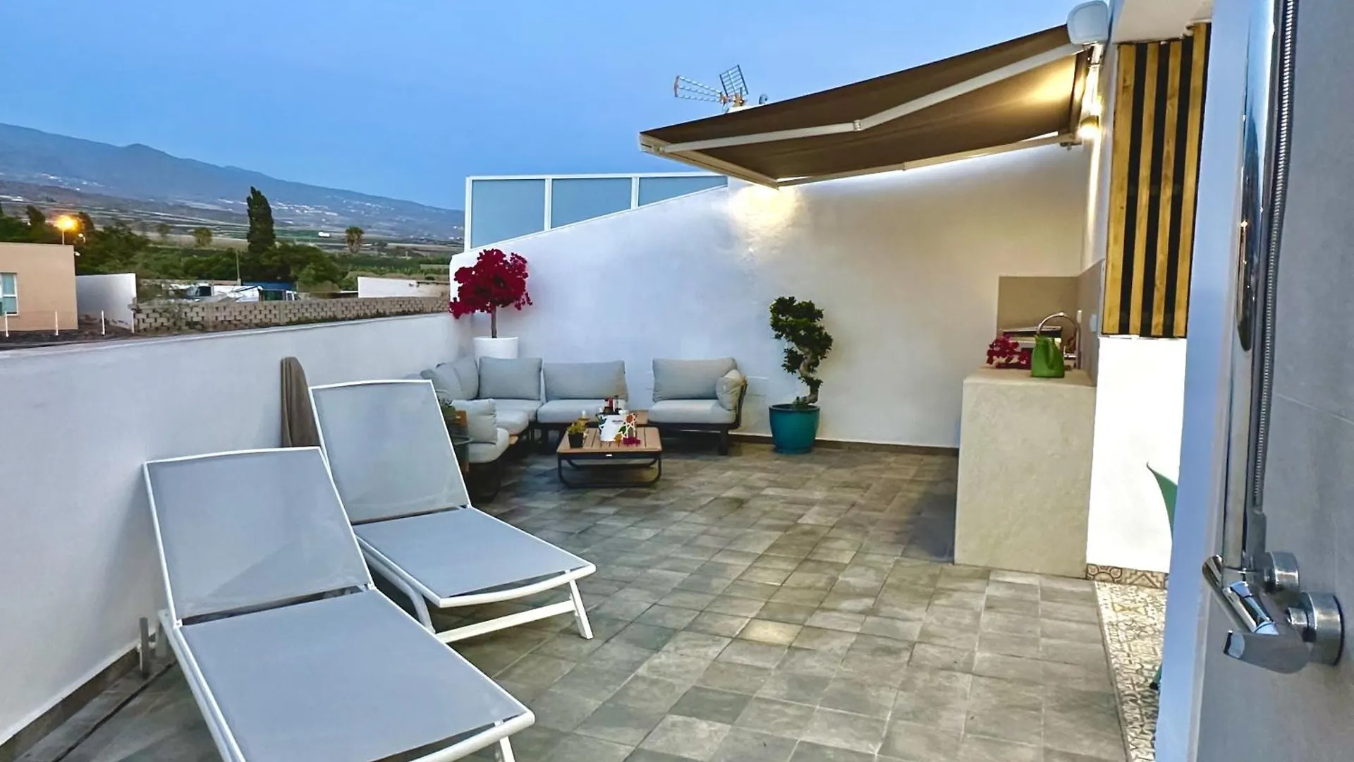 Apartament Alcala Deluxe Townhouse By Sunkeyrents Hiszpania