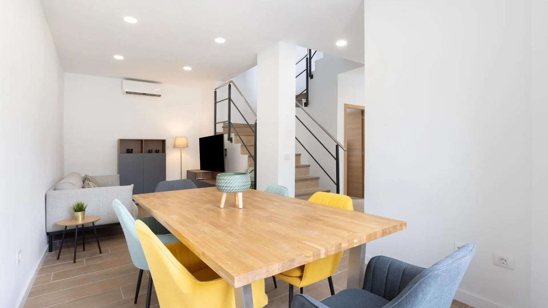Apartament Alcala Deluxe Townhouse By Sunkeyrents 0*, Alcalá la Real Hiszpania