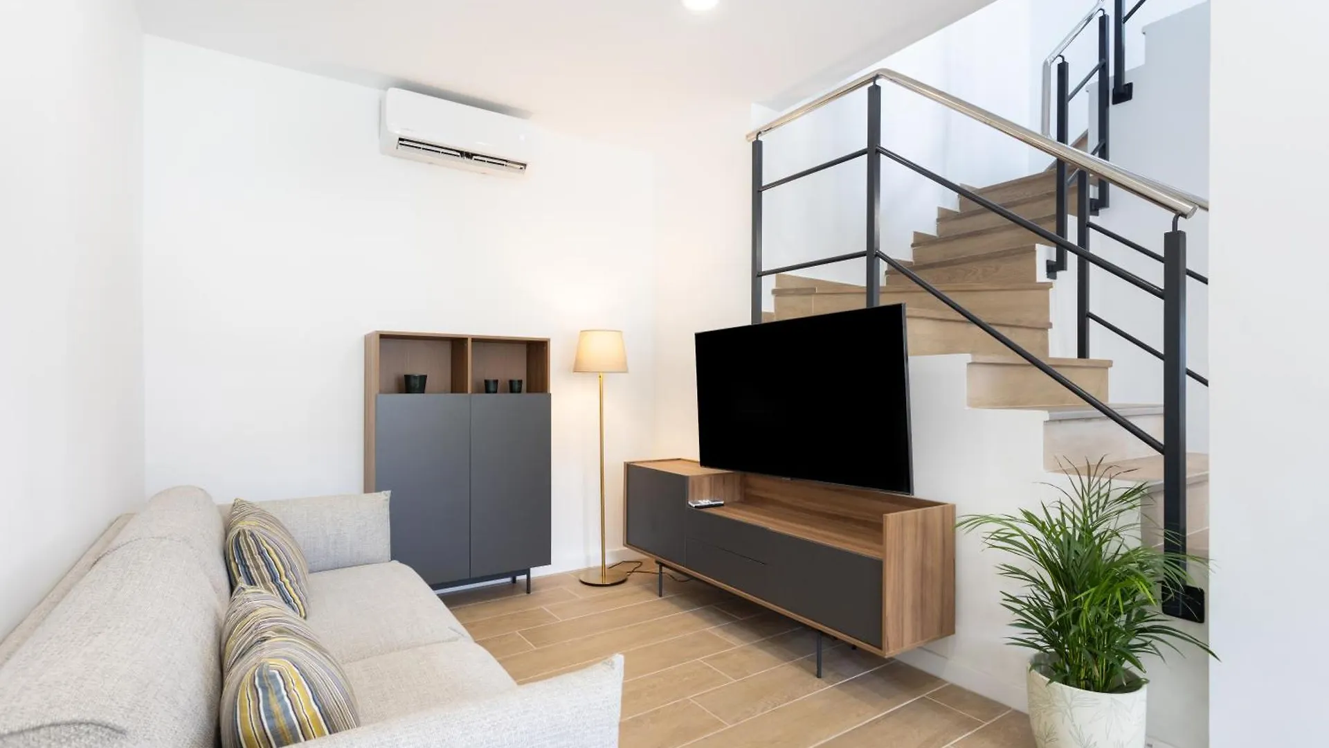 Apartament Alcala Deluxe Townhouse By Sunkeyrents